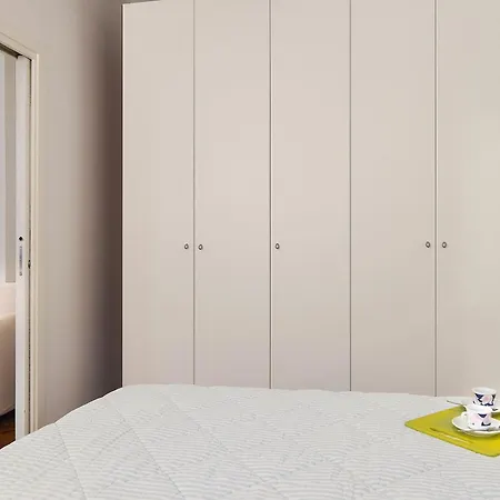 Urnest Miramonte Apartment *