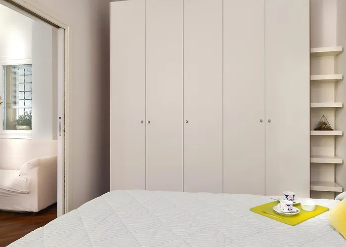 Urnest Miramonte Apartment *